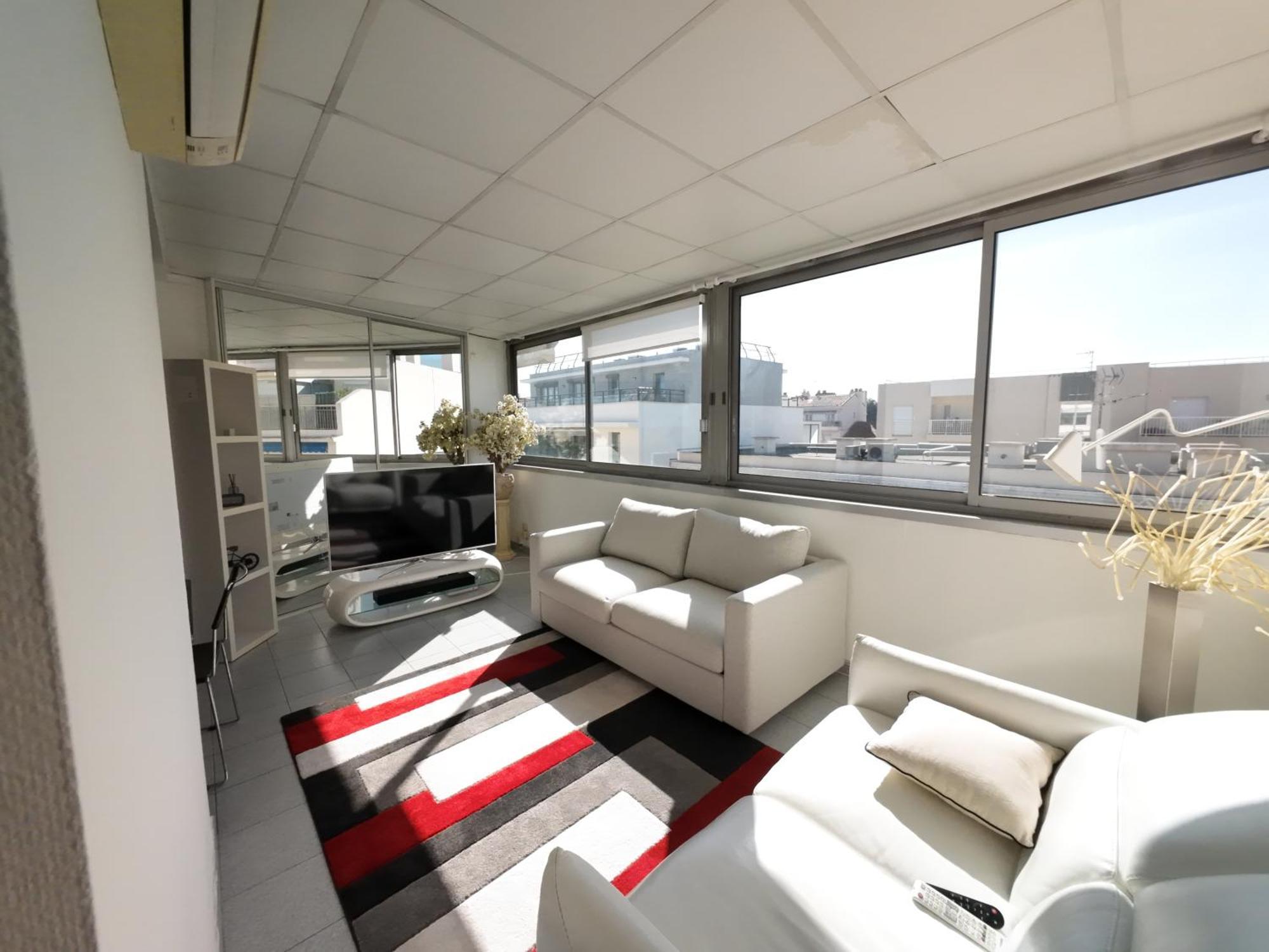 52m2 With Air Conditionners In Center Apartment Antibes