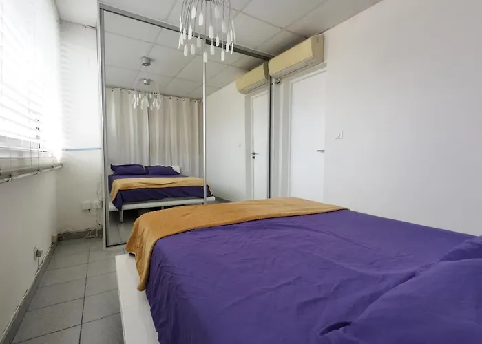 Apartment 52M2 With Air Conditionners In Center Antibes